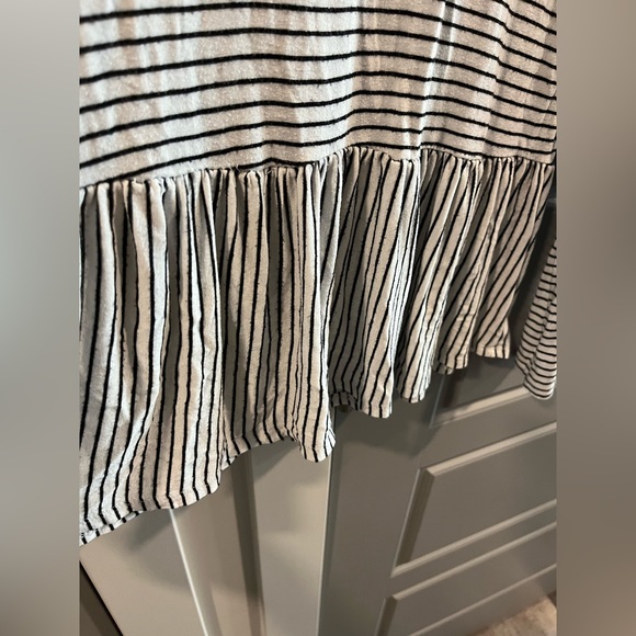 Black and White Striped Long Sleeve Shirt - Picture 4 of 4